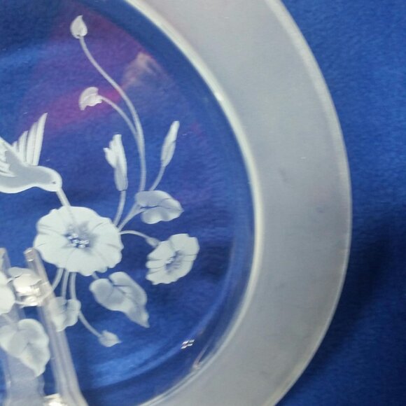 Avon Hummingbird 10" Dinner Plate Etched Hummingbird Collection Pre-Owned - Picture 4 of 10